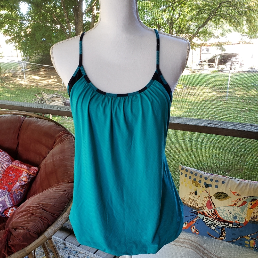 Lululemon No Limits tank